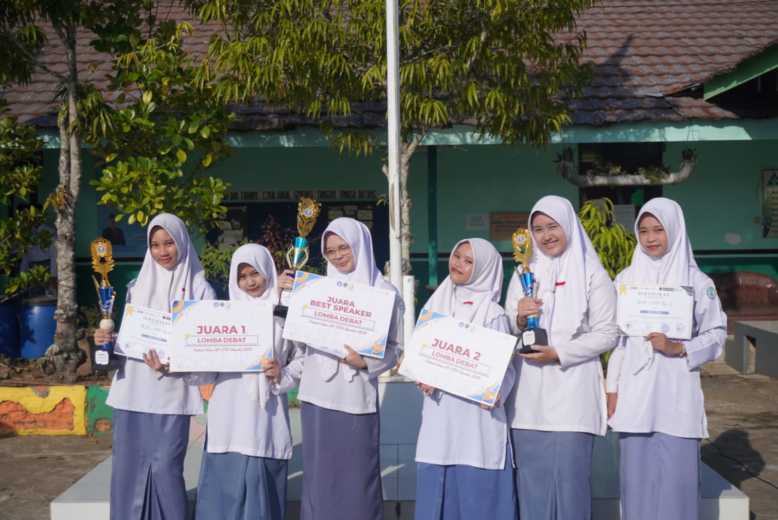 Prestasi Membanggakan! Tim Debat Kusir MAN 2 HSU Borong Juara 1 dan 2 di Ajang Bergengsi 2026